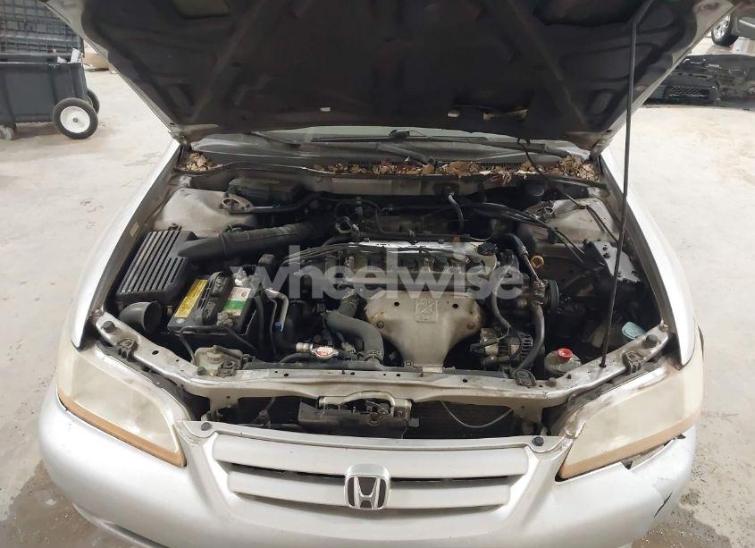 Photo 10 of 2002 Honda Accord 2.3 LX (VIN JHMCG56472C000996)