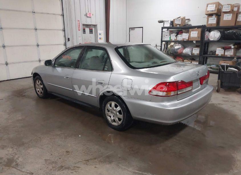 Photo 3 of 2002 Honda Accord 2.3 LX (VIN JHMCG56472C000996)