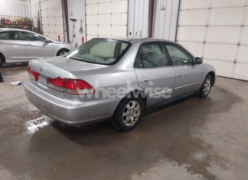 Photo 4 of 2002 Honda Accord 2.3 LX (VIN JHMCG56472C000996)