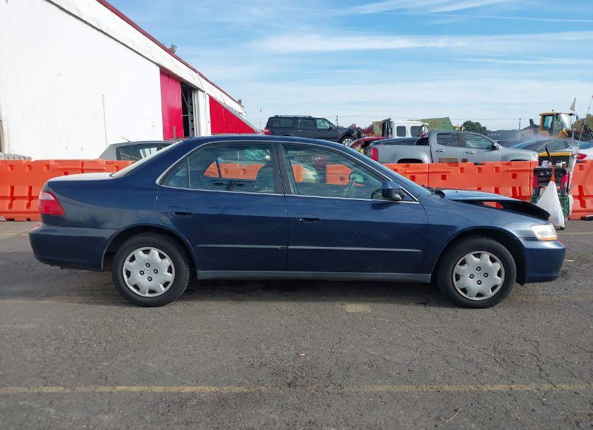 Photo 13 of 2000 Honda Accord 2.3 LX (VIN JHMCG5647YC030363)