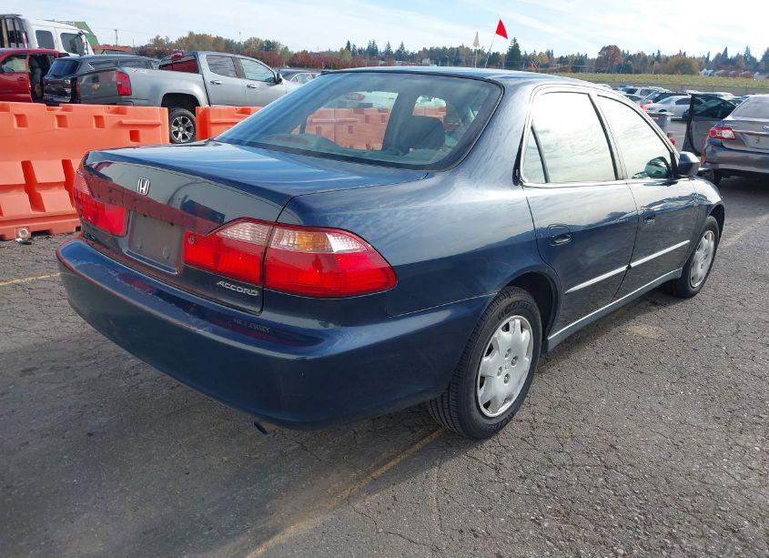 Photo 4 of 2000 Honda Accord 2.3 LX (VIN JHMCG5647YC030363)