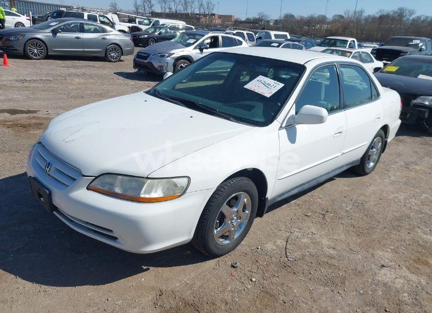 Photo 2 of 2001 Honda Accord LX (VIN JHMCG56481C003548)