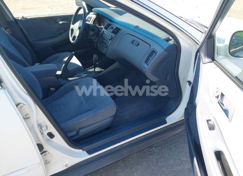 Photo 5 of 2001 Honda Accord LX (VIN JHMCG56481C003548)