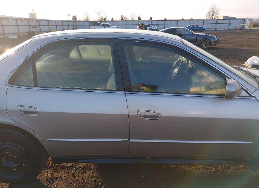 Photo 13 of 2001 Honda Accord 2.3 LX (VIN JHMCG56481C015814)