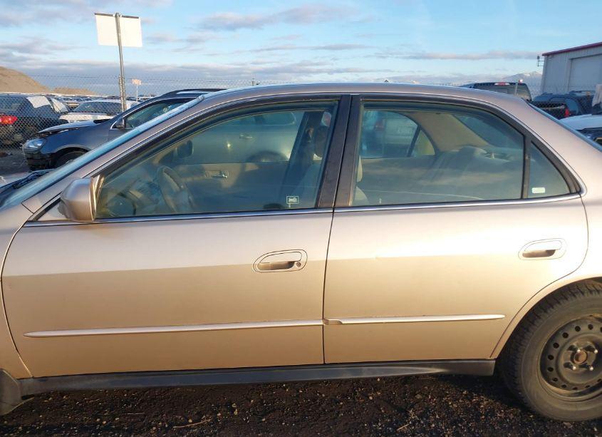 Photo 14 of 2001 Honda Accord 2.3 LX (VIN JHMCG56481C015814)