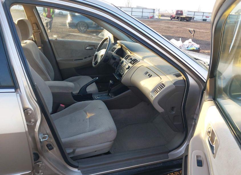 Photo 5 of 2001 Honda Accord 2.3 LX (VIN JHMCG56481C015814)