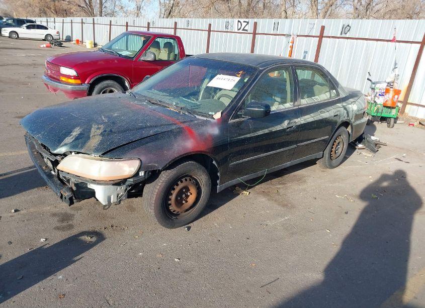 Photo 2 of 1999 Honda Accord LX (VIN JHMCG564XXC011756)