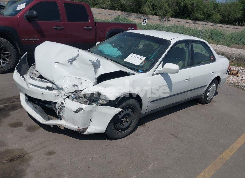 Photo 2 of 2000 Honda Accord 2.3 LX (VIN JHMCG564XYC002539)