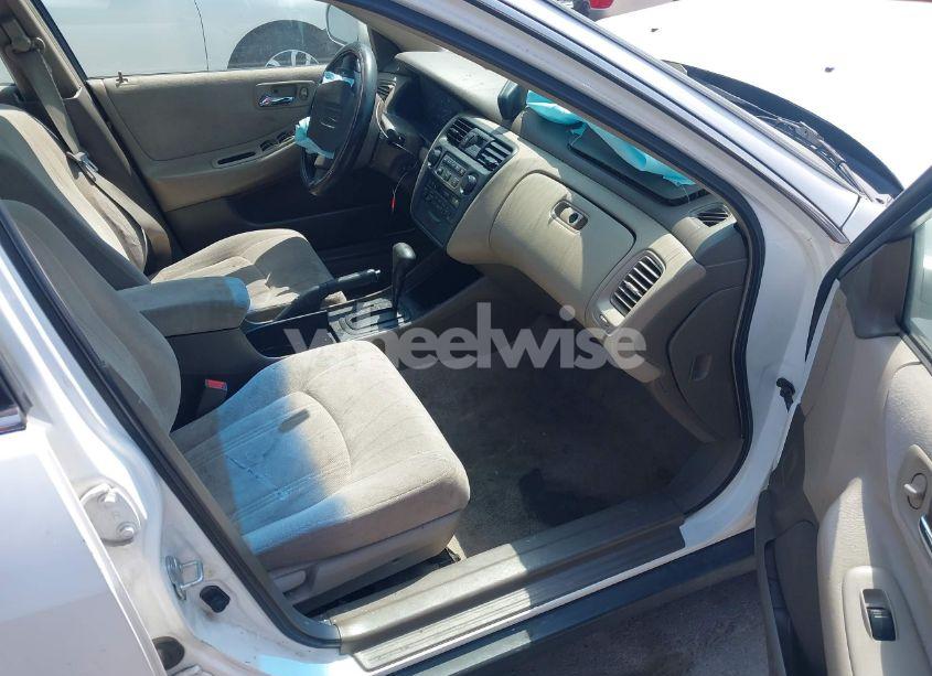 Photo 5 of 2000 Honda Accord 2.3 LX (VIN JHMCG564XYC002539)