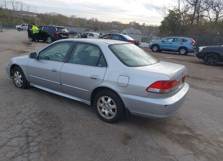 Photo 3 of 2001 Honda Accord 2.3 EX (VIN JHMCG56601C005683)