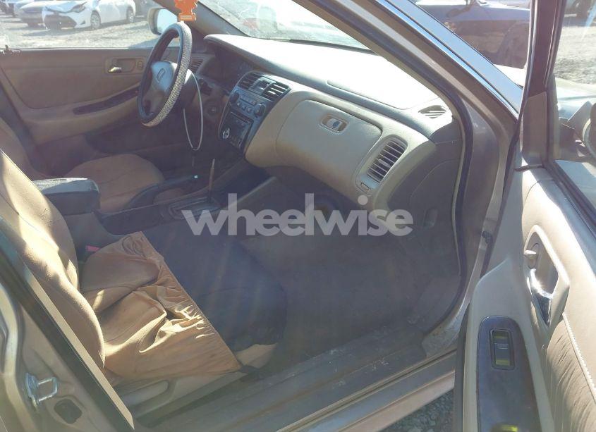 Photo 5 of 2001 Honda Accord 2.3 EX (VIN JHMCG56651C005582)