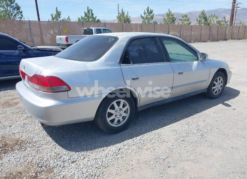 Photo 4 of 2002 Honda Accord 2.3 SE (VIN JHMCG56742C018852)