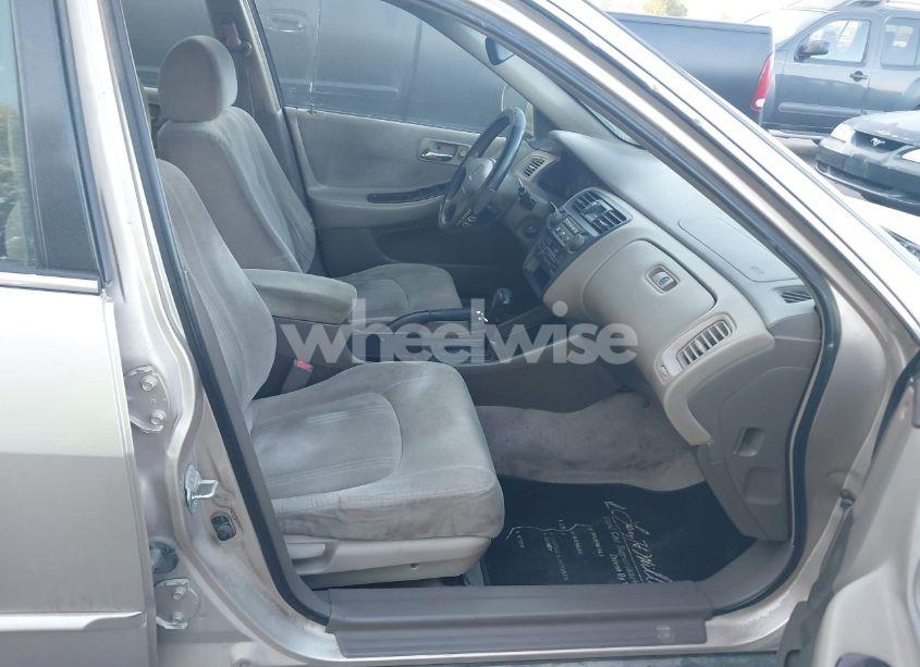 Photo 5 of 2000 Honda Accord 2.3 SE (VIN JHMCG5674YC023249)