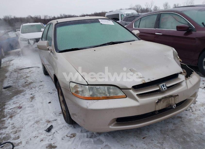 2000 Honda Accord SDN (VIN JHMCG5676YC042093) main photo