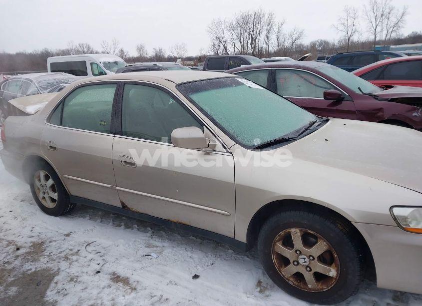 Photo 13 of 2000 Honda Accord SDN (VIN JHMCG5676YC042093)