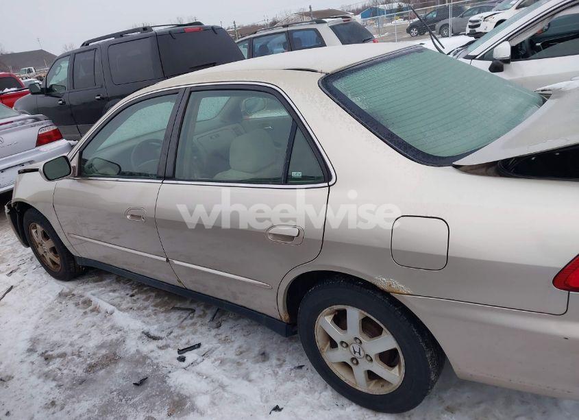Photo 14 of 2000 Honda Accord SDN (VIN JHMCG5676YC042093)