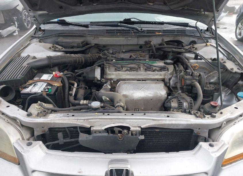 Photo 10 of 1999 Honda Accord LX (VIN JHMCG6650XC034512)