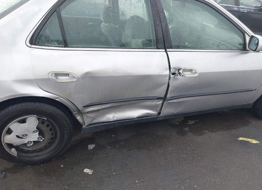 Photo 6 of 1999 Honda Accord LX (VIN JHMCG6650XC034512)