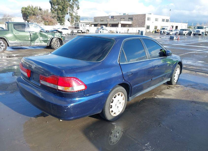 Photo 6 of 2002 Honda Accord 2.3 LX (VIN JHMCG66532C011668)