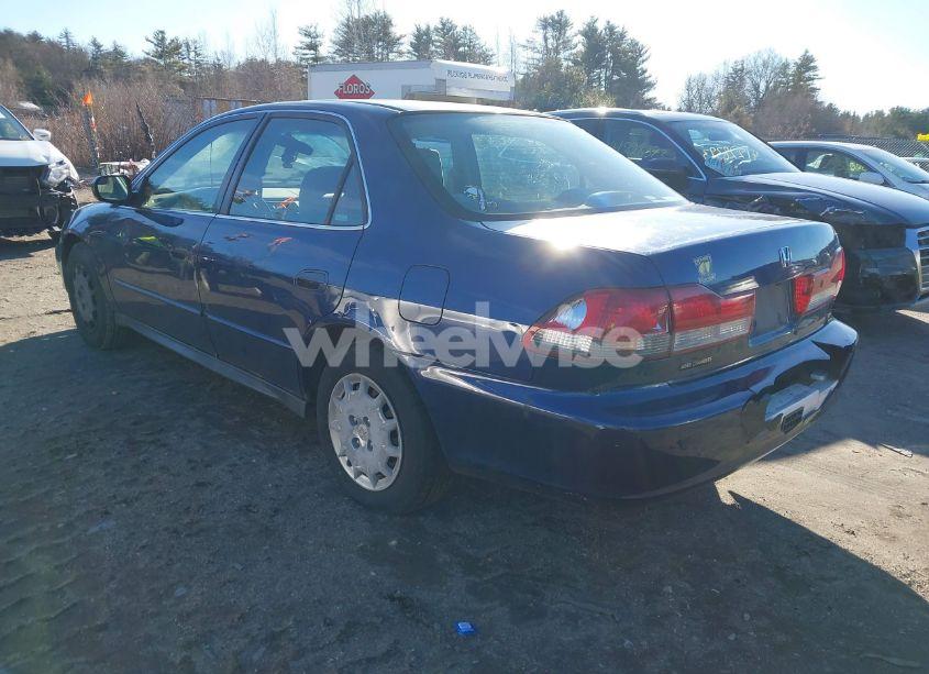 Photo 3 of 2001 Honda Accord 2.3 LX (VIN JHMCG66551C005028)