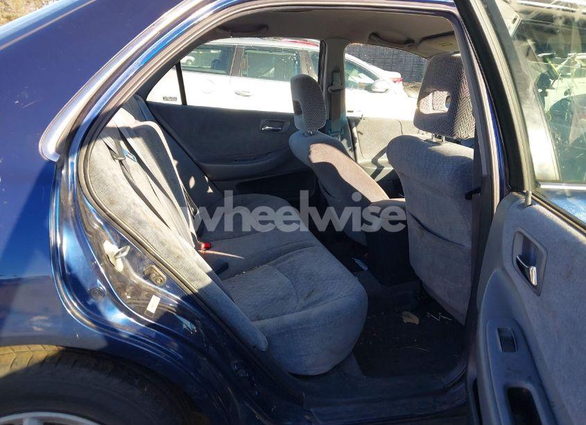 Photo 8 of 2001 Honda Accord 2.3 LX (VIN JHMCG66551C005028)