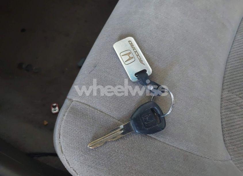 Photo 11 of 1999 Honda Accord LX (VIN JHMCG6656XC001949)