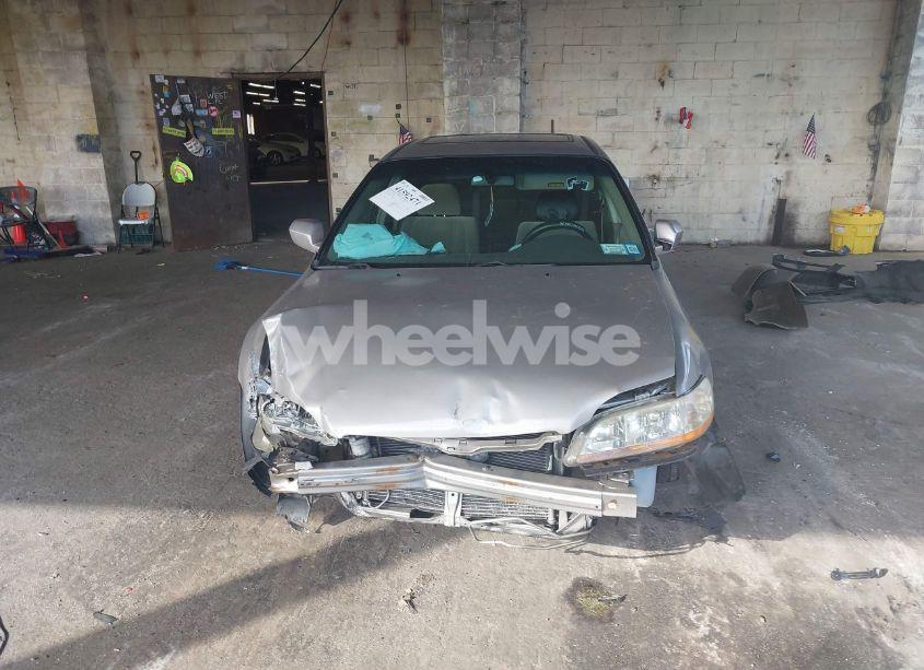 Photo 13 of 1999 Honda Accord LX (VIN JHMCG6656XC001949)