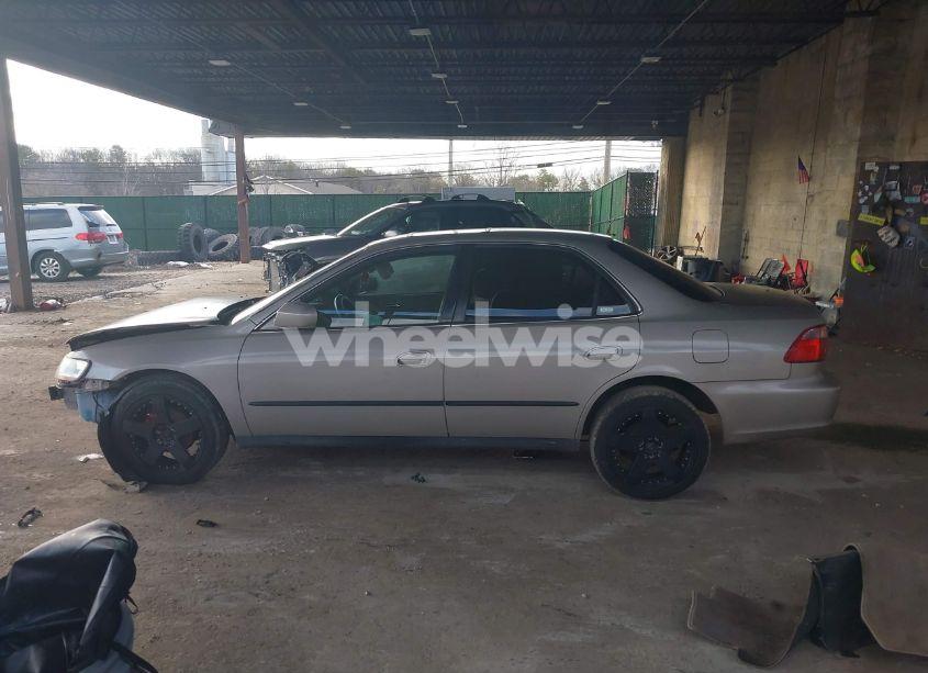 Photo 15 of 1999 Honda Accord LX (VIN JHMCG6656XC001949)