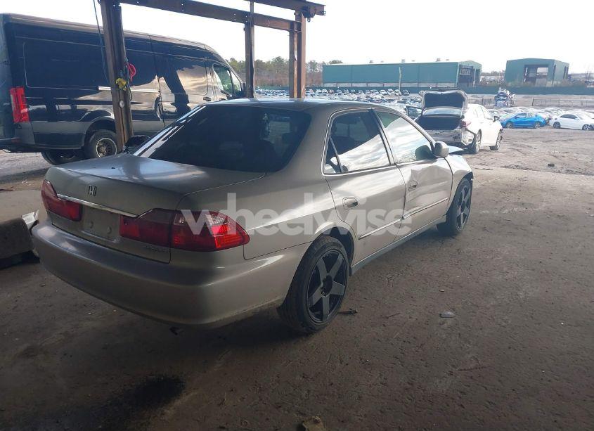 Photo 4 of 1999 Honda Accord LX (VIN JHMCG6656XC001949)