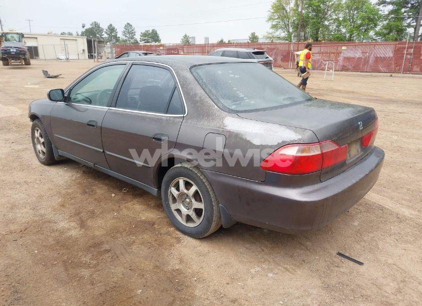 Photo 3 of 1999 Honda Accord LX (VIN JHMCG6658XC030675)