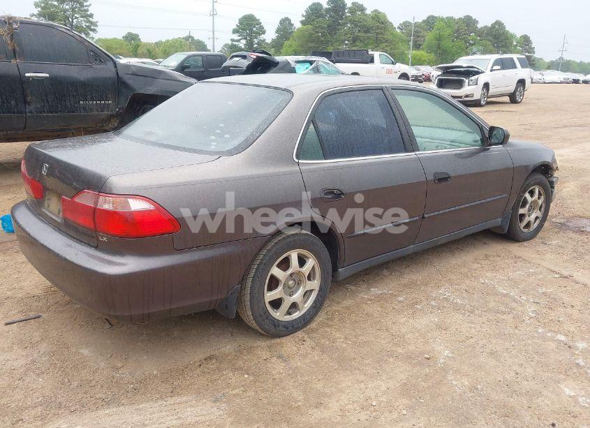 Photo 4 of 1999 Honda Accord LX (VIN JHMCG6658XC030675)