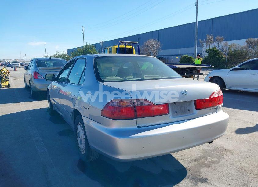 Photo 3 of 2000 Honda Accord 2.3 LX (VIN JHMCG6658YC021461)