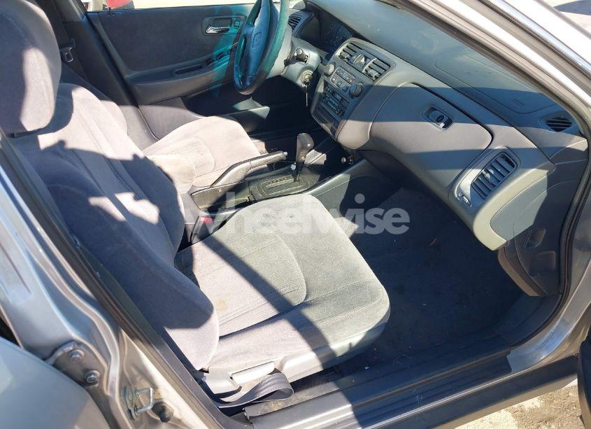 Photo 5 of 2000 Honda Accord 2.3 LX (VIN JHMCG6658YC021461)