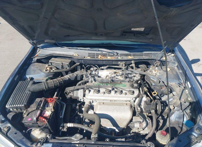 Photo 10 of 2000 Honda Accord 2.3 LX (VIN JHMCG6658YC026708)