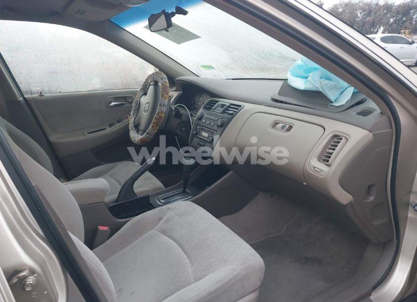 Photo 5 of 2001 Honda Accord 2.3 LX (VIN JHMCG66591C002665)