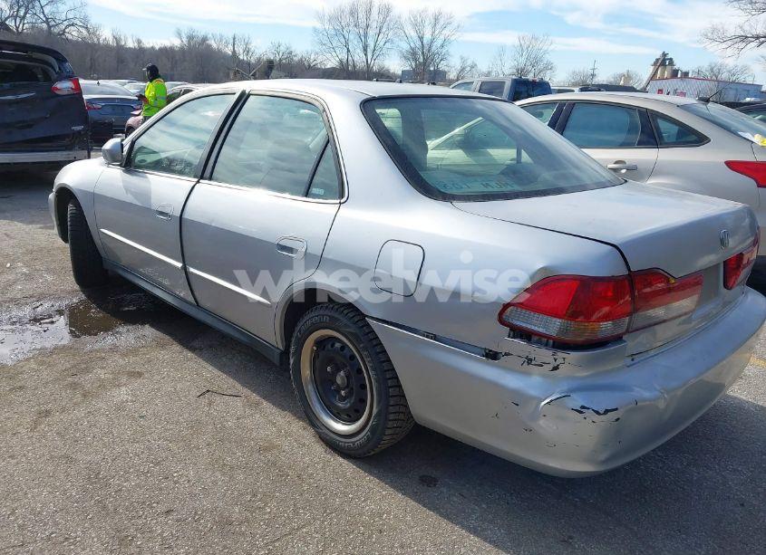 Photo 3 of 2002 Honda Accord 2.3 LX (VIN JHMCG66592C014266)