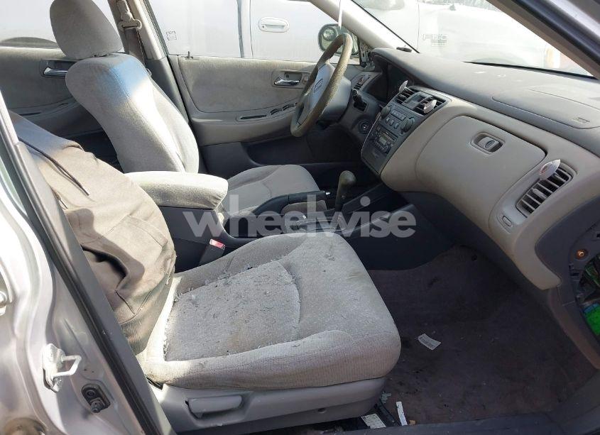 Photo 5 of 2002 Honda Accord 2.3 LX (VIN JHMCG66592C014266)