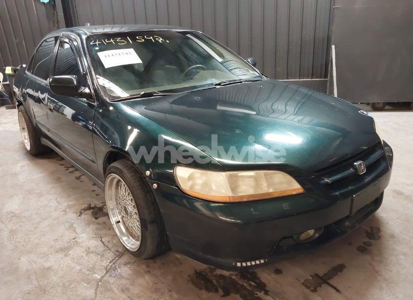 1999 Honda Accord LX (VIN JHMCG665XXC004207) main photo