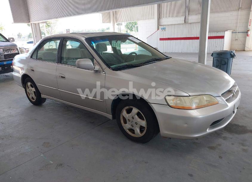 1999 Honda Accord EX (VIN JHMCG6674XC017178) main photo