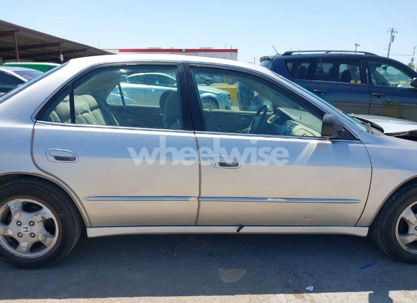 Photo 14 of 1999 Honda Accord EX (VIN JHMCG6675XC014533)