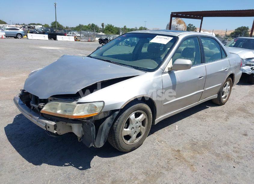 Photo 2 of 1999 Honda Accord EX (VIN JHMCG6675XC014533)