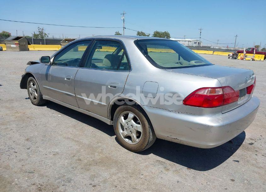 Photo 3 of 1999 Honda Accord EX (VIN JHMCG6675XC014533)