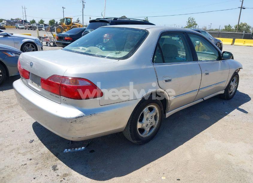 Photo 4 of 1999 Honda Accord EX (VIN JHMCG6675XC014533)