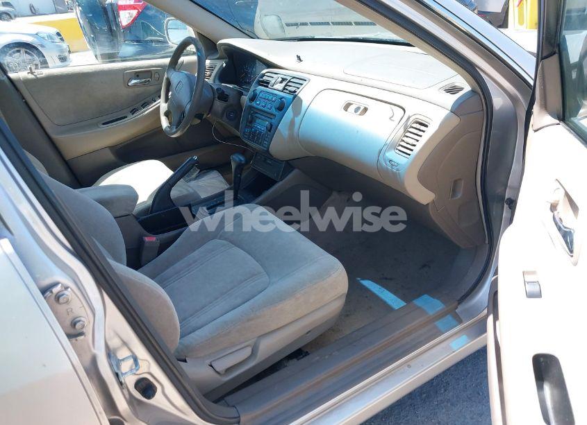 Photo 5 of 1999 Honda Accord EX (VIN JHMCG6675XC014533)