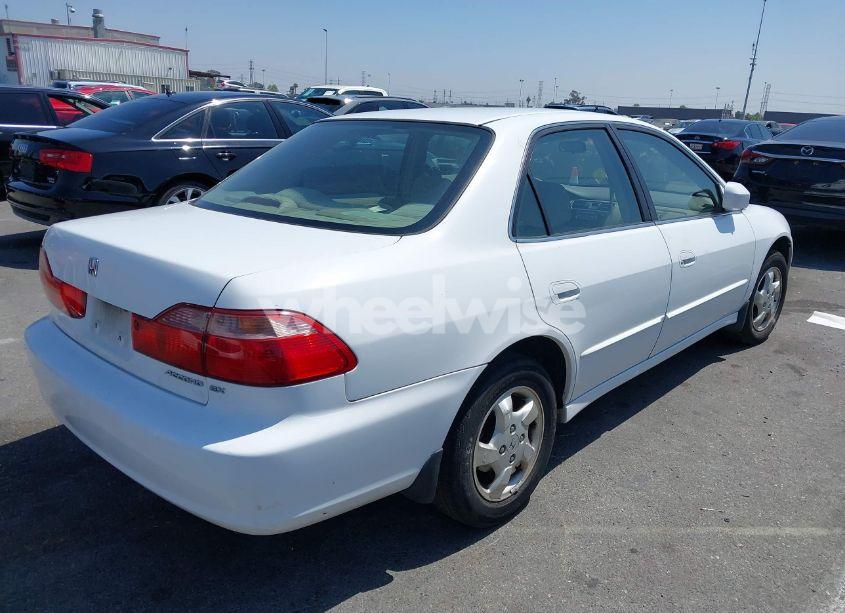 Photo 4 of 1999 Honda Accord EX (VIN JHMCG6679XC018939)