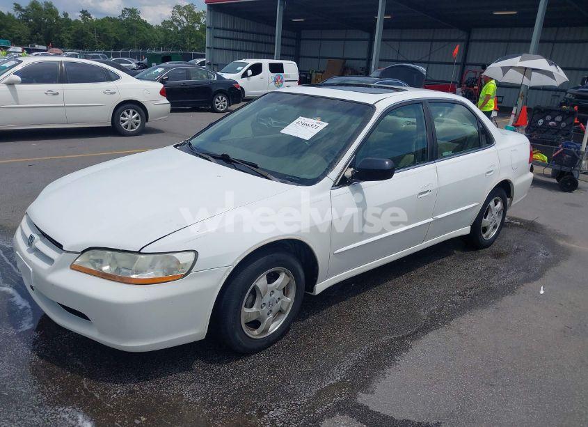 Photo 2 of 1999 Honda Accord EX (VIN JHMCG6679XC032257)