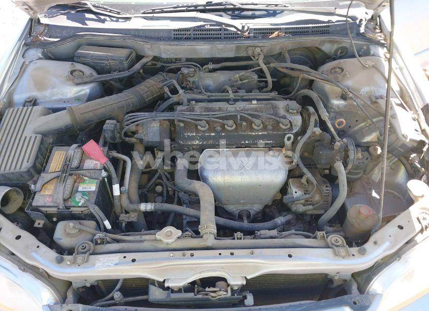 Photo 10 of 2002 Honda Accord 2.3 EX/2.3 SE (VIN JHMCG66812C019990)