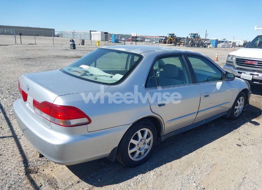 Photo 4 of 2002 Honda Accord 2.3 EX/2.3 SE (VIN JHMCG66812C019990)