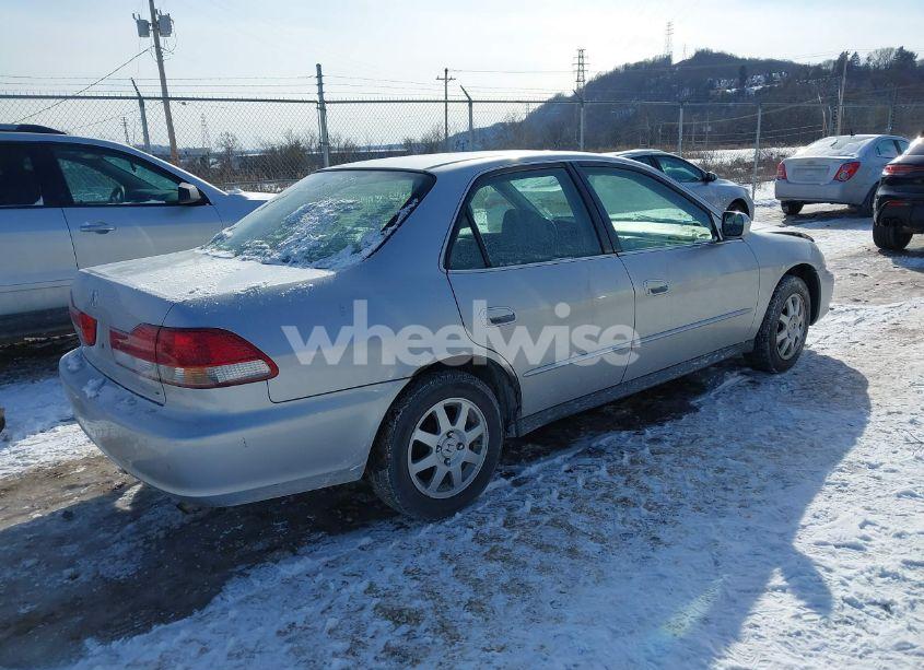Photo 4 of 2002 Honda Accord 2.3 EX/2.3 SE (VIN JHMCG66892C026685)