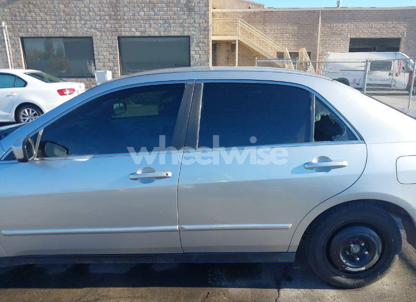 Photo 13 of 2003 Honda Accord 2.4 LX (VIN JHMCM55313C020972)